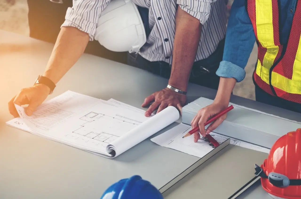 Non c’è solo l’architetto: ecco tutte le professioni che lavorano dietro le quinte di uno studio